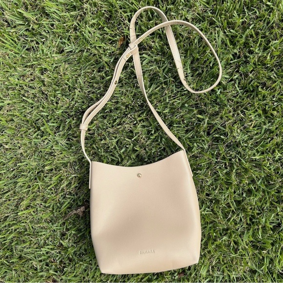 Samara NWOT Tan Vegan Leather Crossbody Bag Small Size 8”x8” - Picture 3 of 6